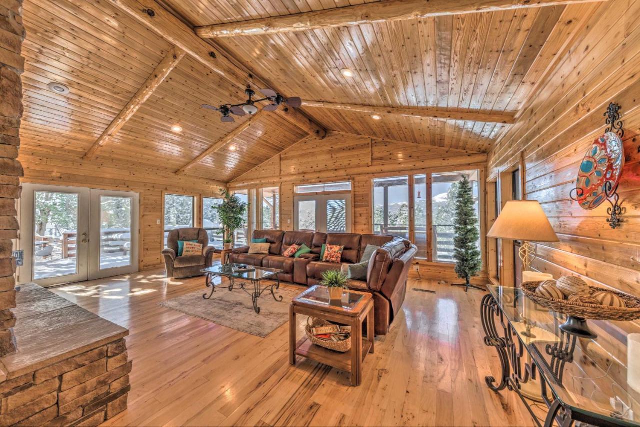 Spacious Ruidoso Home With Hot Tub And Fireplaces المظهر الخارجي الصورة