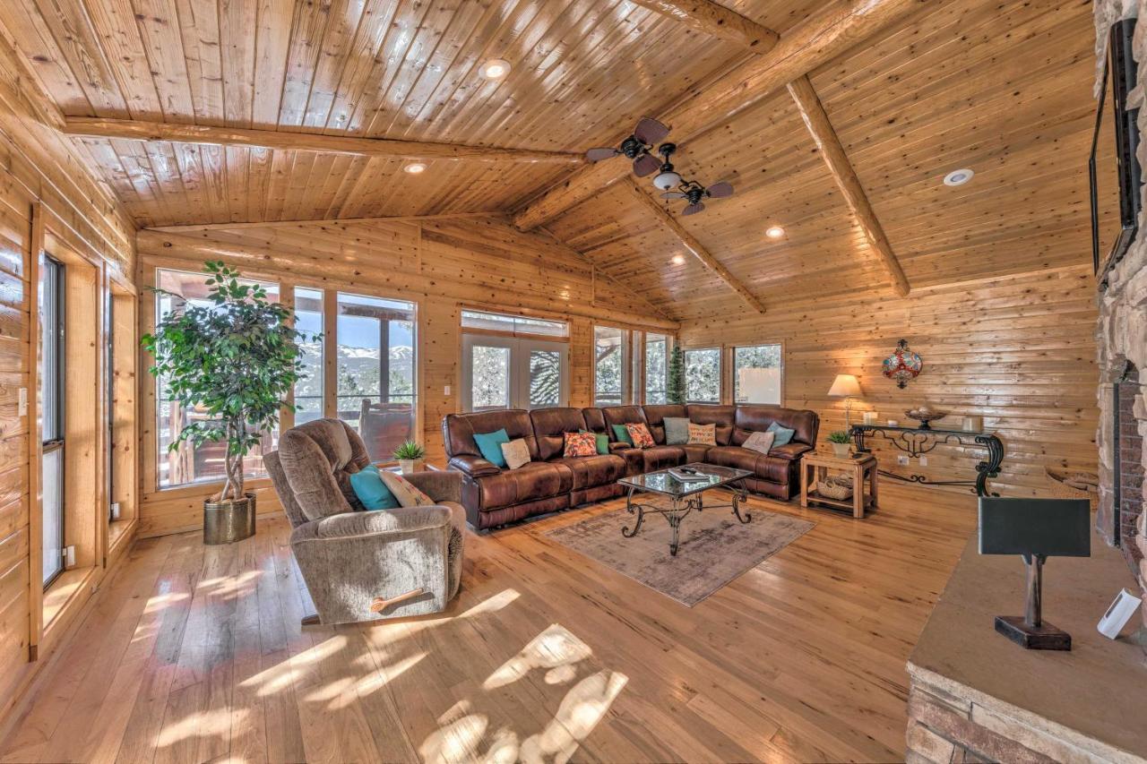 Spacious Ruidoso Home With Hot Tub And Fireplaces المظهر الخارجي الصورة