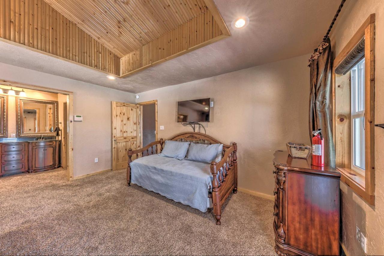 Spacious Ruidoso Home With Hot Tub And Fireplaces المظهر الخارجي الصورة