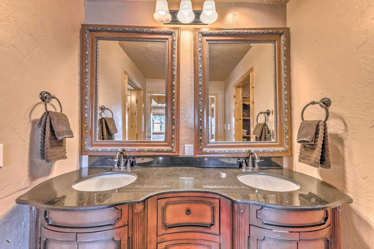 Spacious Ruidoso Home With Hot Tub And Fireplaces المظهر الخارجي الصورة