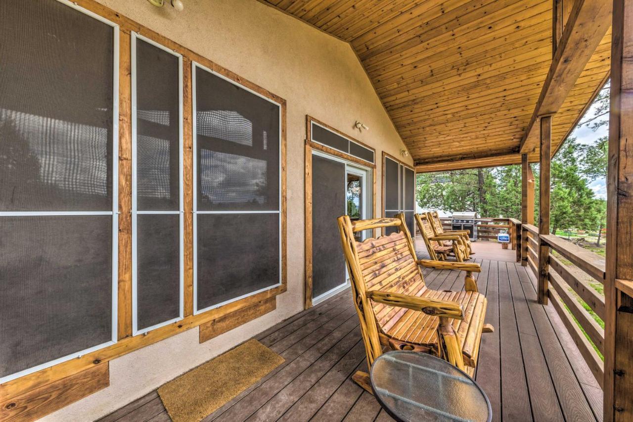 Spacious Ruidoso Home With Hot Tub And Fireplaces المظهر الخارجي الصورة